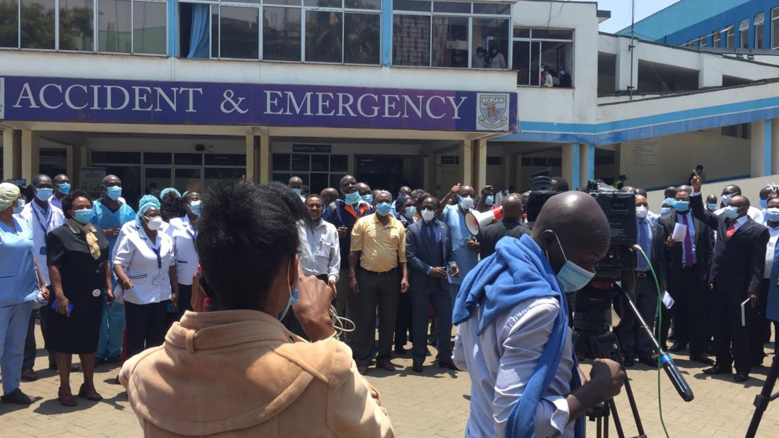 Patient dies outside KNH as medics stage strike