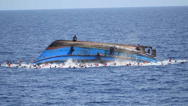 Boat capsizes killing 6