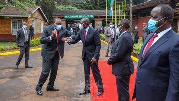 DP William Ruto receiving President Uhuru Kenyatta