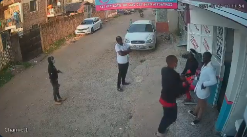 CCTV captures thugs robbing 