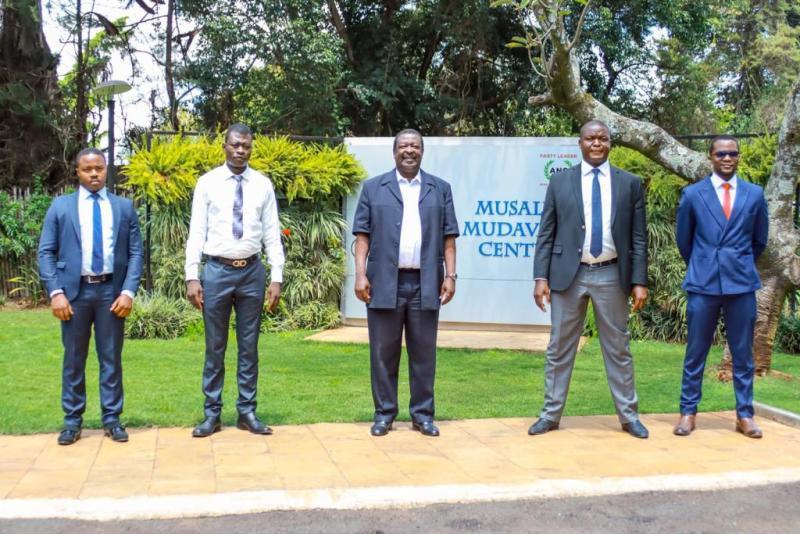 ANC Leader Musalia Mudavadi meets NRA leaders Dunstan Riziki (2nd right), Paul Amemba Magufuli (2nd left), Joshua Nyabayo (left), and Joseph Momanyi (right). |Courtesy| File|