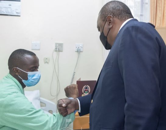 President Uhuru Kenyatta Visits Kenya Air Force soldiers at KDF Memorial Hospital After Helicopter Accident 