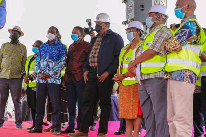IMG-Raila Joins Uhuru in Ukambani Tour amid Tiff with Kalonzo
