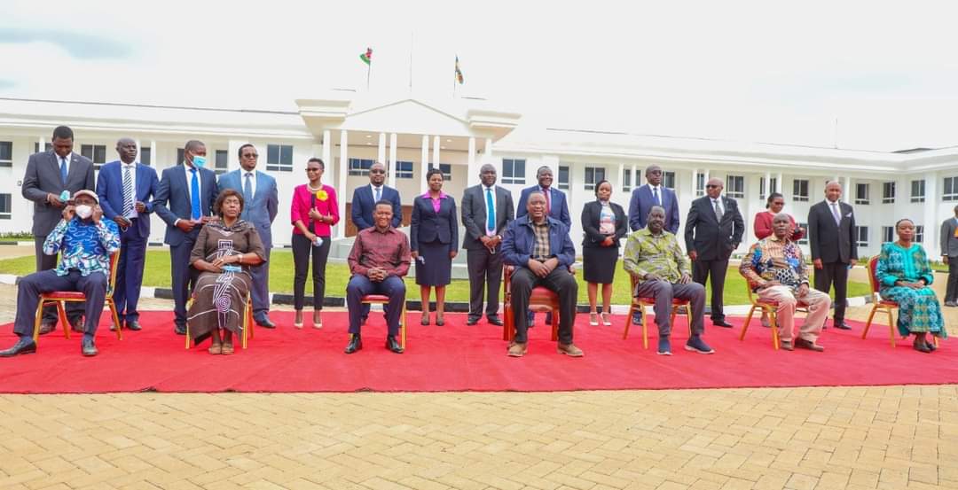 President Uhuru Kenyatta with other leaders during his tour of Ukambani on Friday. (Courtesy)