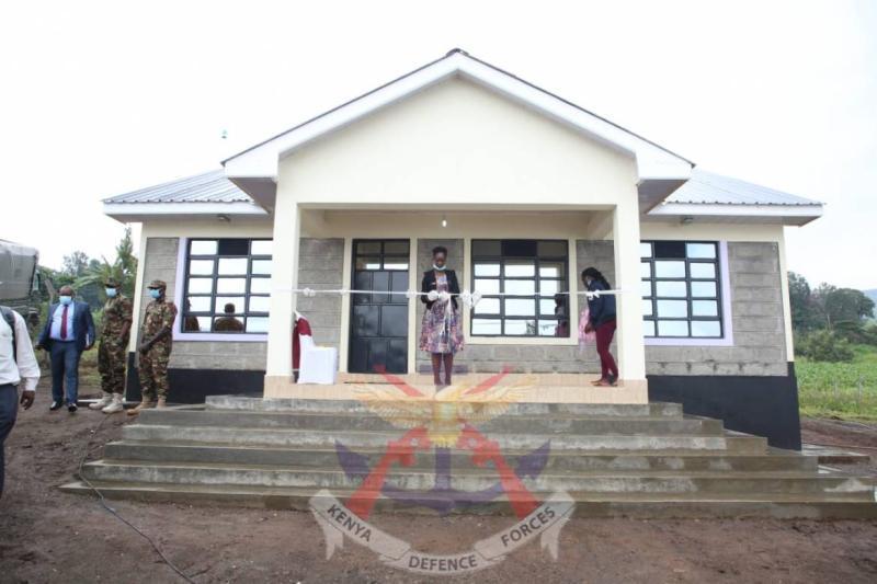 A widow to a former Kenya Defence Forces (KDF) soldier on Saturday received keys to a newly built house. 