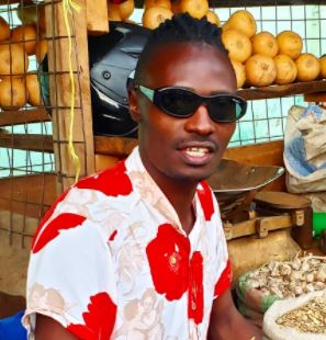Fredrick Marwa: Young Kenyan Making Money from Travelling 