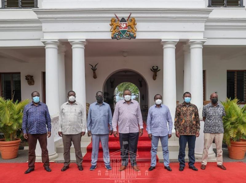 President Uhuru Kenyatta (centre) flanked by ODM Leader Raila Odinga, OKA Leaders; Kalonzo Musyoka, Musalia Mudavadi, Gideon Moi, Moses Wetangula, and Kakamega Governor Wycliffe Oparanya. |Courtesy| Twitter|