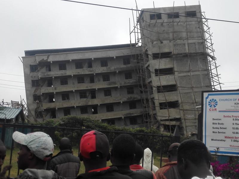 Five storey building leans over in Kinoo, Kiambu County on September 3, 2021. |Courtesy| Twitter|