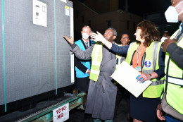 Ministry of Health officials receive Covid-19 vaccine doses at JKIA on Wednesday, December 1, 2021. |Courtesy| Twitter|