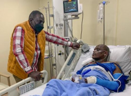 DP William Ruto visits Dennis Itumbi in hospital. 