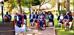 President Yoweri Museveni meets delegation from Kenya led by Kalonzo Musyoka. 