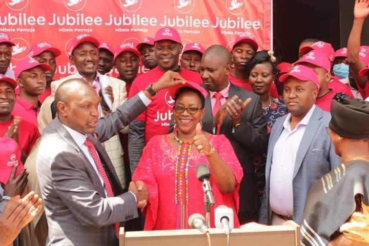 Jubilee Secretary-General Jeremiah Kioni welcomes former Water CS Sicily Kariuki to Jubilee on Friday, March 11, 2022. |Courtesy| Jubilee Party Twitter|