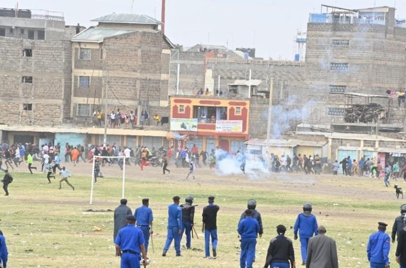 Chaos at Jacaranda Grounds as Kenya Kwanza and Azimio Supporters Clash 