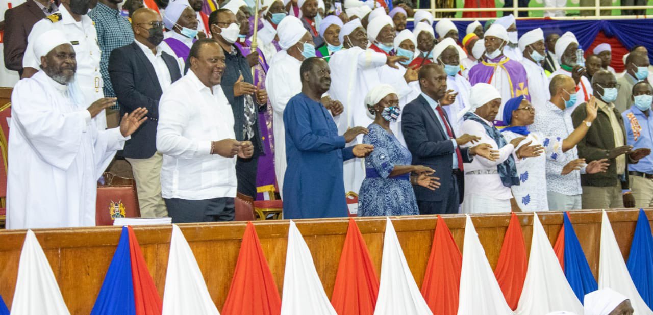 President Kenyatta, Odinga and Karua at Kasarani. 