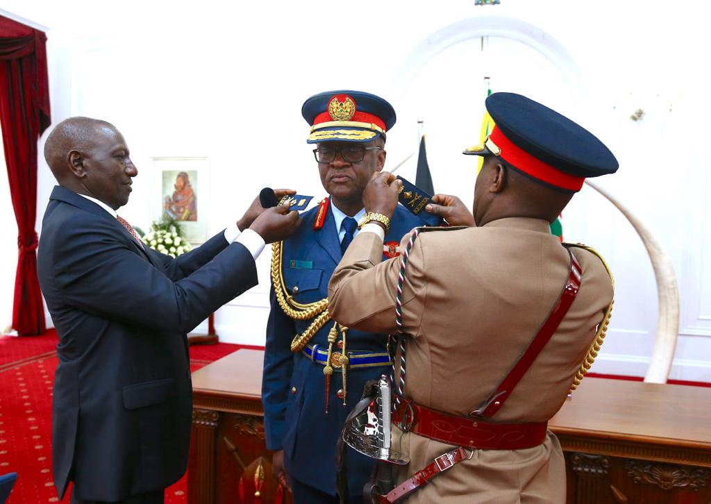 President William Ruto witnessed the swearing-in of General Francis Ogolla as the new CDF.