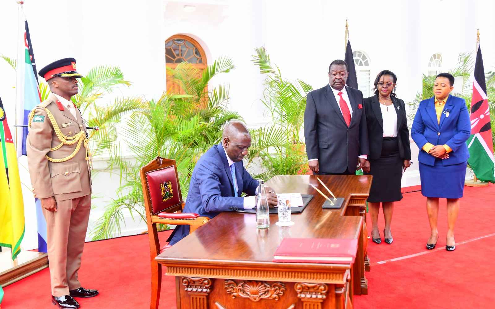 President Ruto during the signing of the 2023/2024 Ministerial Performance Contracts at State House.