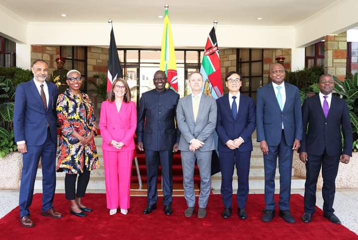 President William Ruto meets with a delegation from UNCTAD.