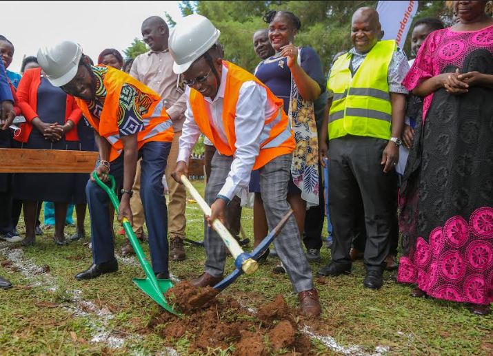H. E Prof Anyang Nyong’o, Governor, Kisumu County and Mr. Henry Kilonzo, Senior Manager – Foundation Programmes during the groundbreaking ceremony of a Mother and Child Complex at Ratta Health Centre.