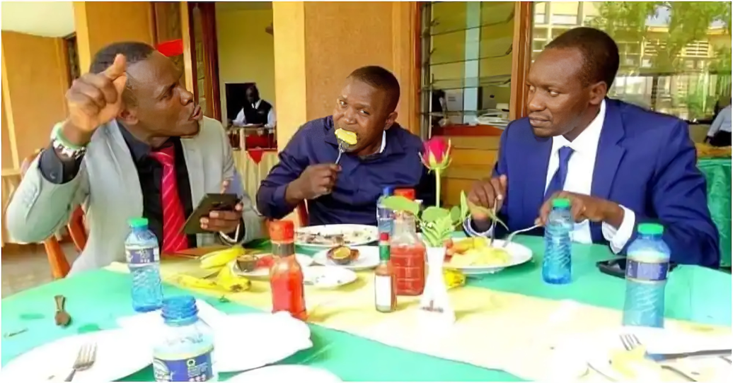 South Mugirango MP (far left) sharing a moment with Kisii governor Simba Arati (far right). Photo: Courtesy.