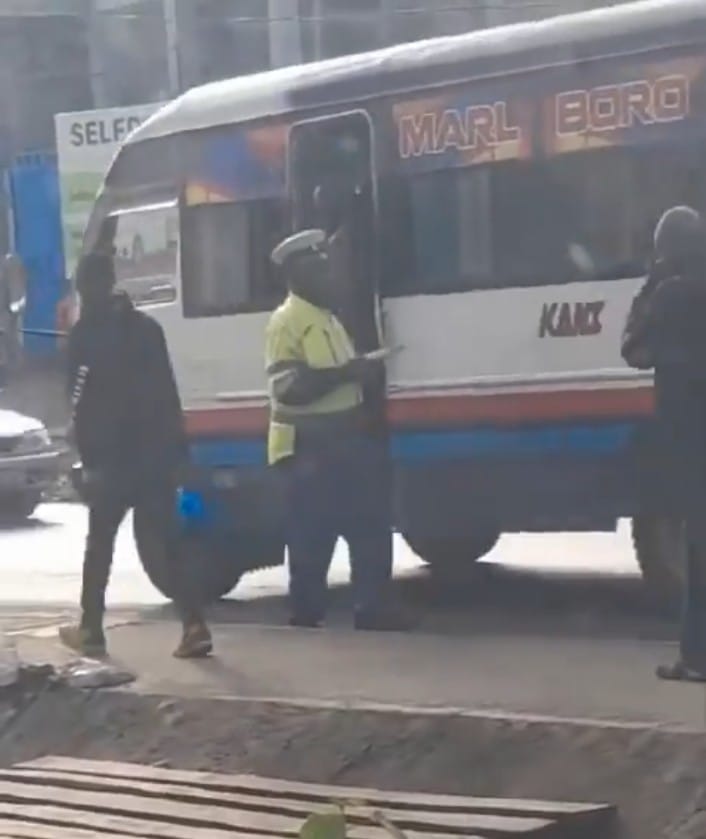 Police Service Takes Action After Viral Clip Shows Traffic Officer Collecting Bribe