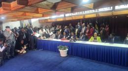 KMPDU officials signing an agreement with the government.