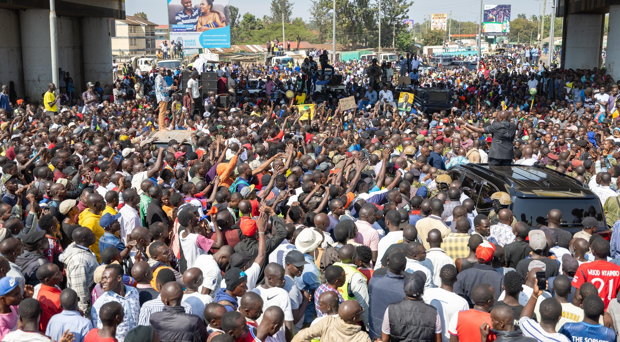 President William Ruto is addressing a multitude of Nyalenda residents during his tour of Kisumu.