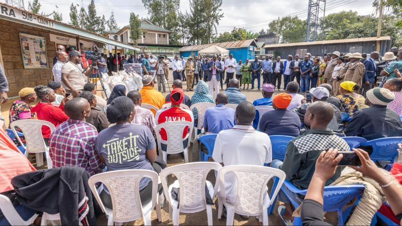 File image of President William Ruto engaging with Kibra residents