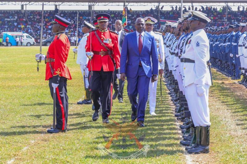 File image of President Ruto inspecting the KDF parade.