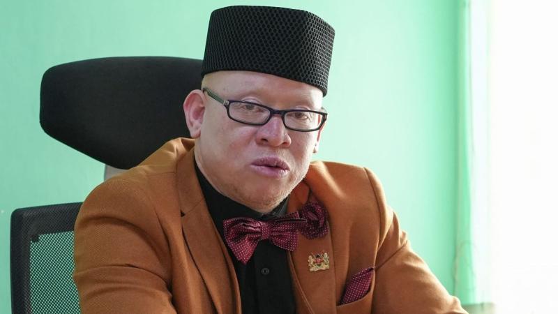 File image of Government Spokesperson Isaac Mwaura
