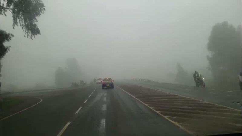 File image of fog along the Nairobi-Nakuru highway.