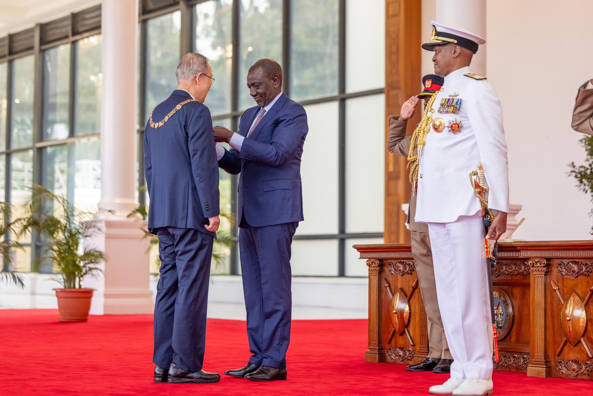 President Ruto conferring Ban Ki-Moon the Chief of the Order of the Golden Heart (CGH) award.