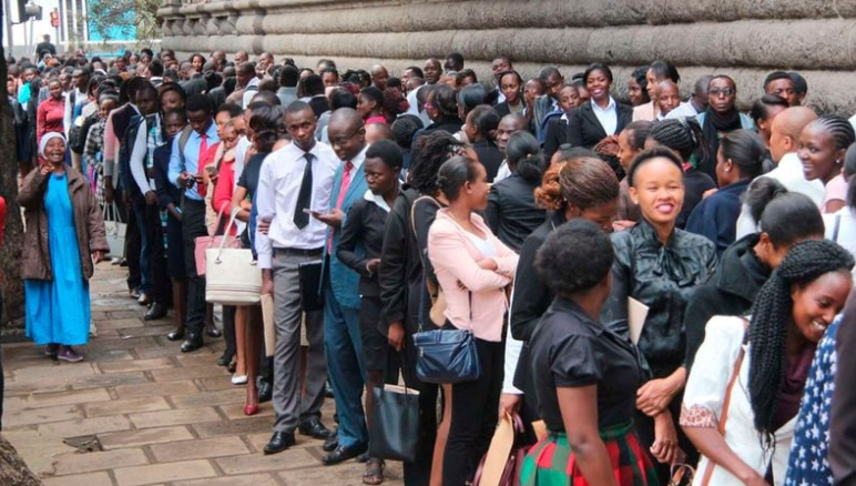 Kenyans queuing for jobs