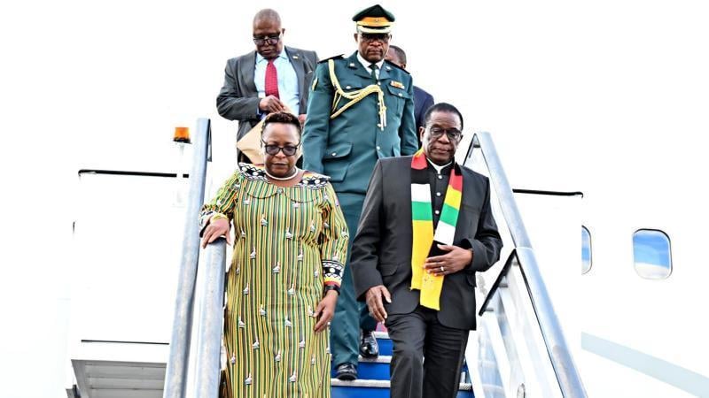 File image of Zimbabwean Emmerson Mnangagwa arriving in Kenya
