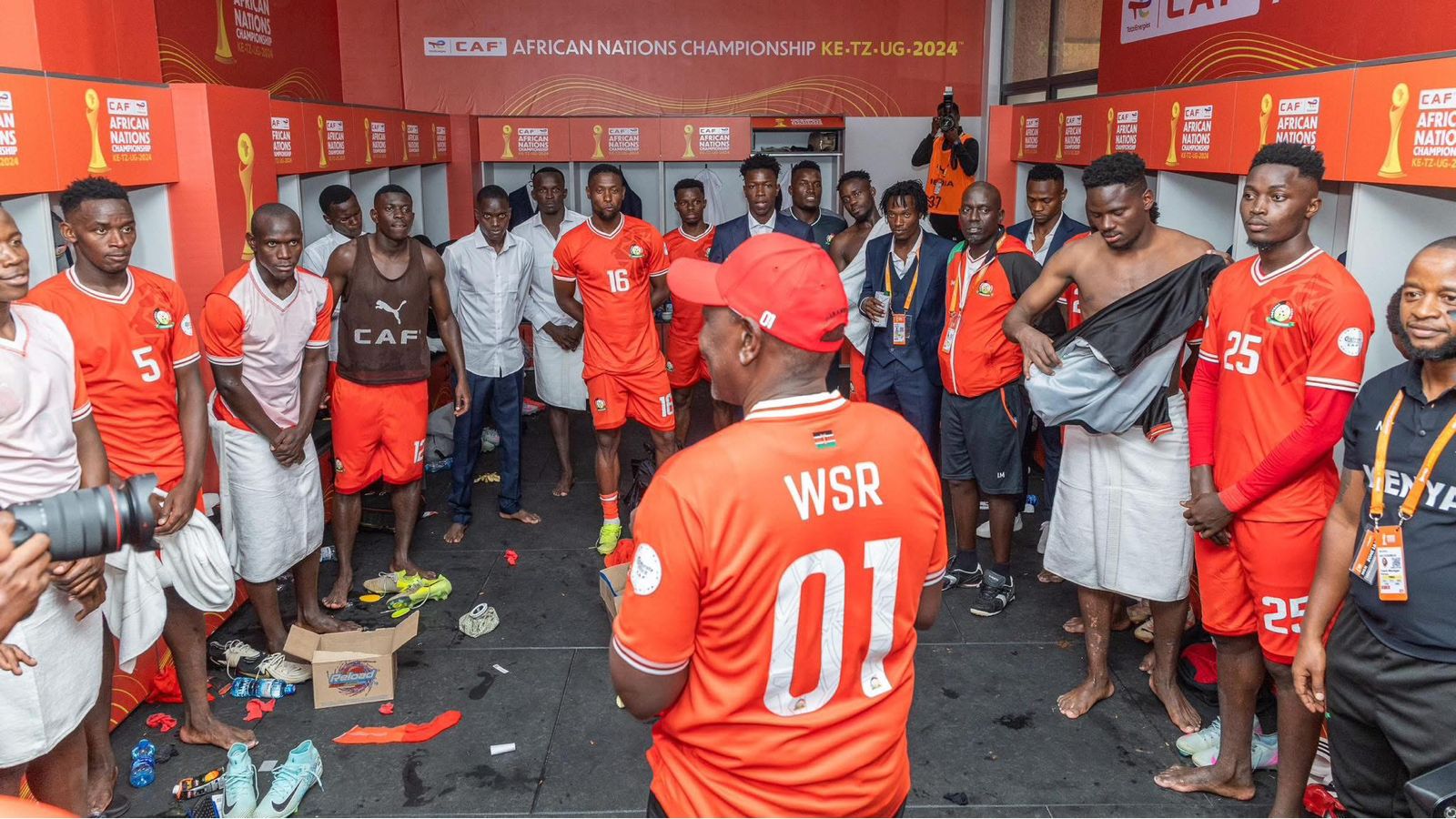 File image of President William Ruto and Harambee Stars players