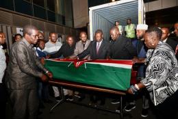 Prime CS Musalia Mudavadi with other Kenyan leaders in India.
