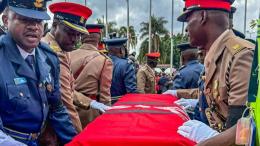 File image of Kenya Defence Forces (KDF) personnel with the body of Raila Odinga