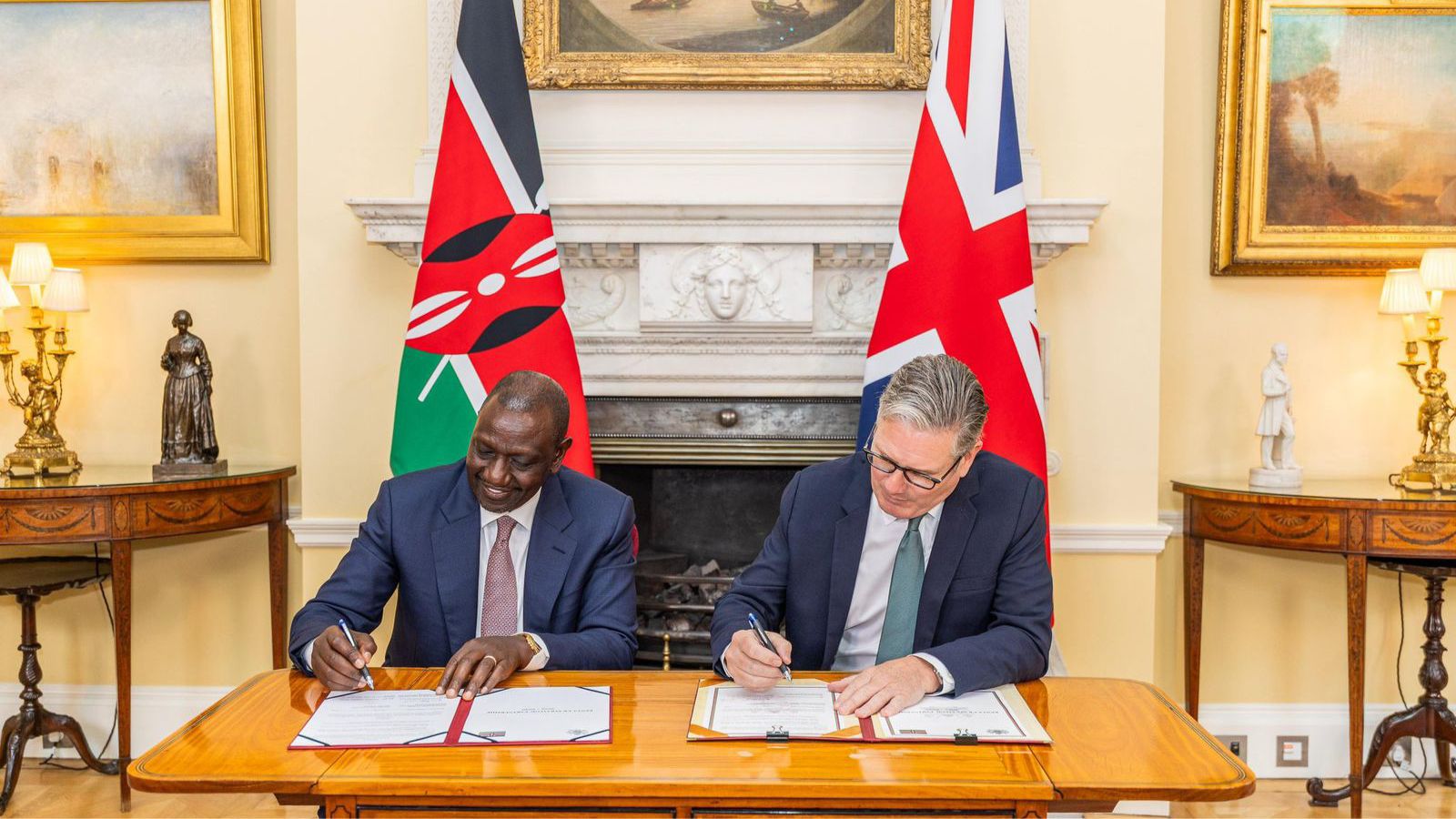 File image of President William Ruto and UK Prime Minister Keir Starmer