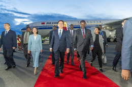 File image of Chinese Vice President Han Zheng with Musalia Mudavadi.