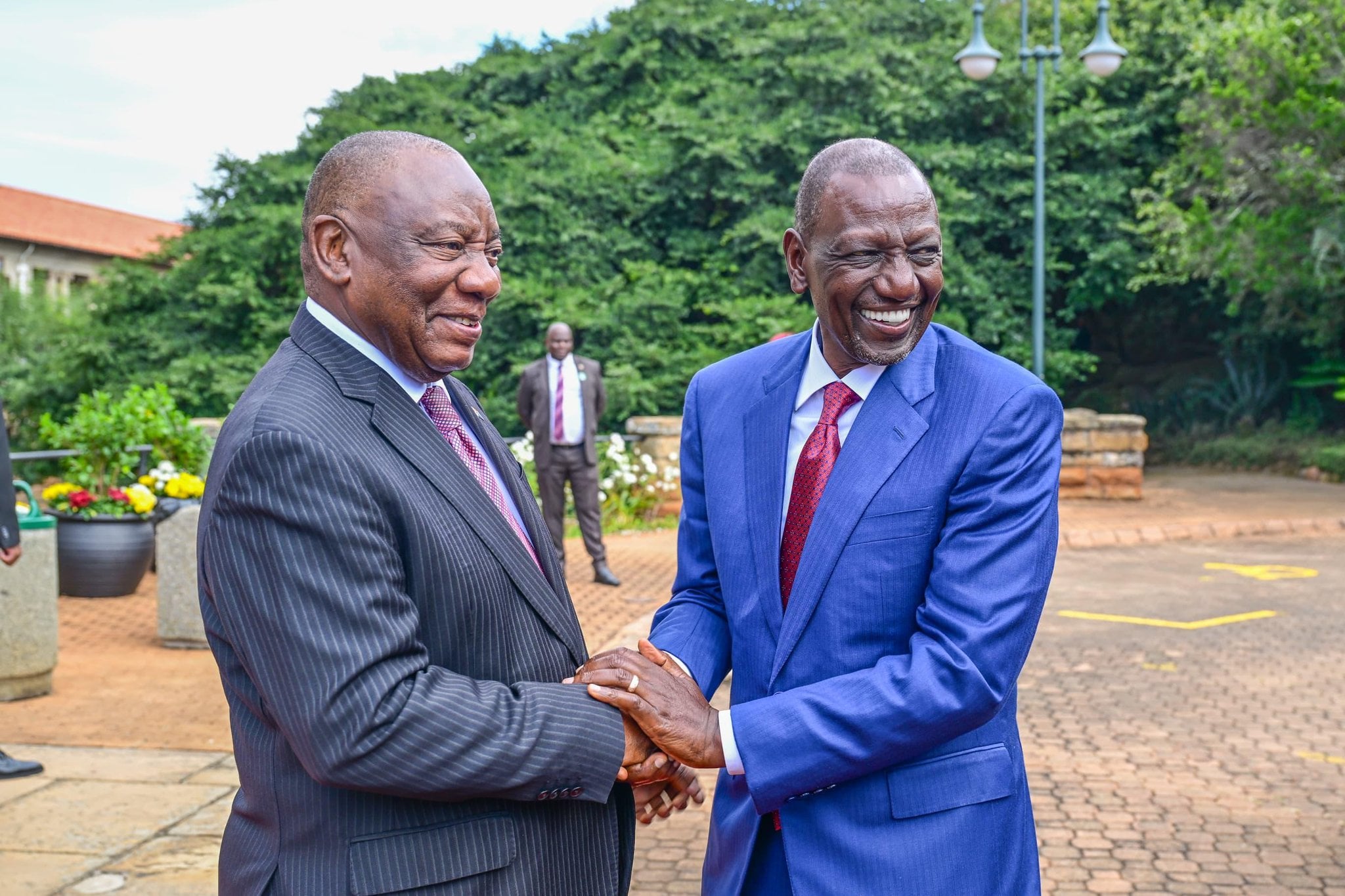 File image of President William Ruto with Cyril Ramaphosa.