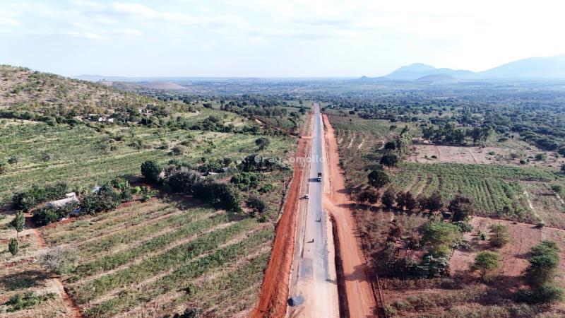 File image of the  Emali–Matiliku road.